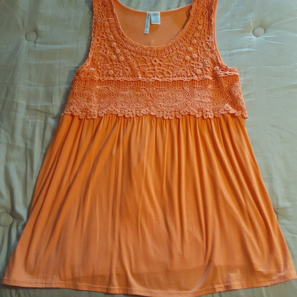 Women's sleeveless shirt size XL
